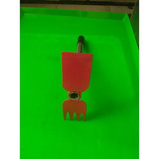 Cuốc cào xới đất mini có cán , đầu cuốc đầu cào 2 trong 1 trồng cây làm vườn kèm cán