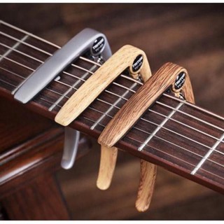 Capo guitar acoustic cao cấp thiết kế kèm cậy chốt đàn