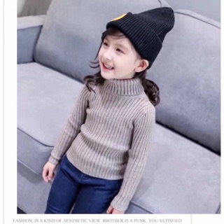 Ái len cái cổ nâu bé gái