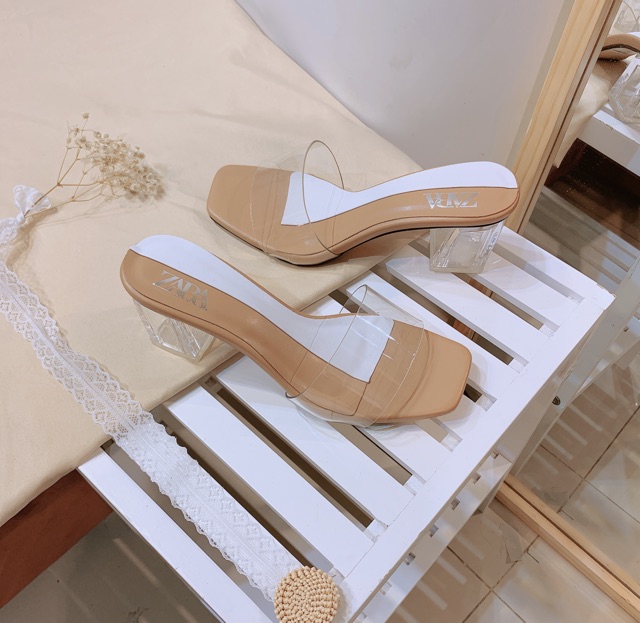 Guốc gót vuông quai mica