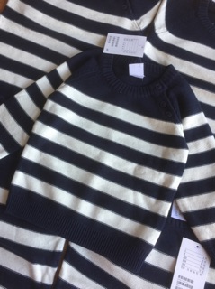 Áo len H&M sọc navy trắng bé trai