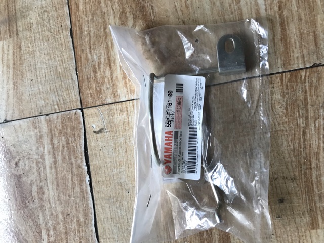 Pas giữ dây côn dây điện sườn ex135 vị trí khung xe