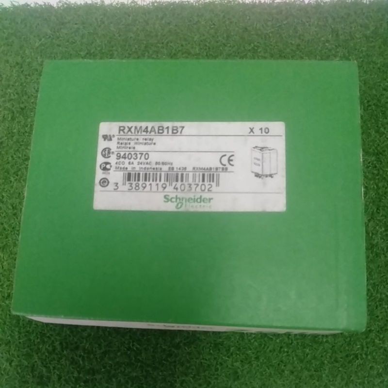 Rolay trung gian 14 chân Schneider RXM4AB1B7 có đèn báo, có nút test nguội