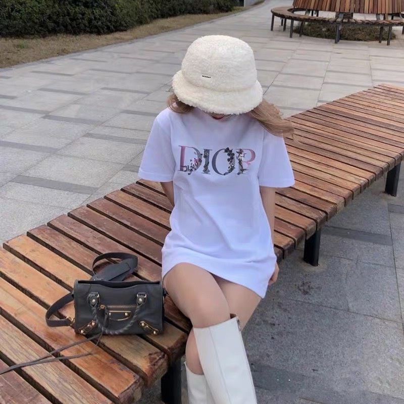 ÁO THUN DI.OR THÊU HOA