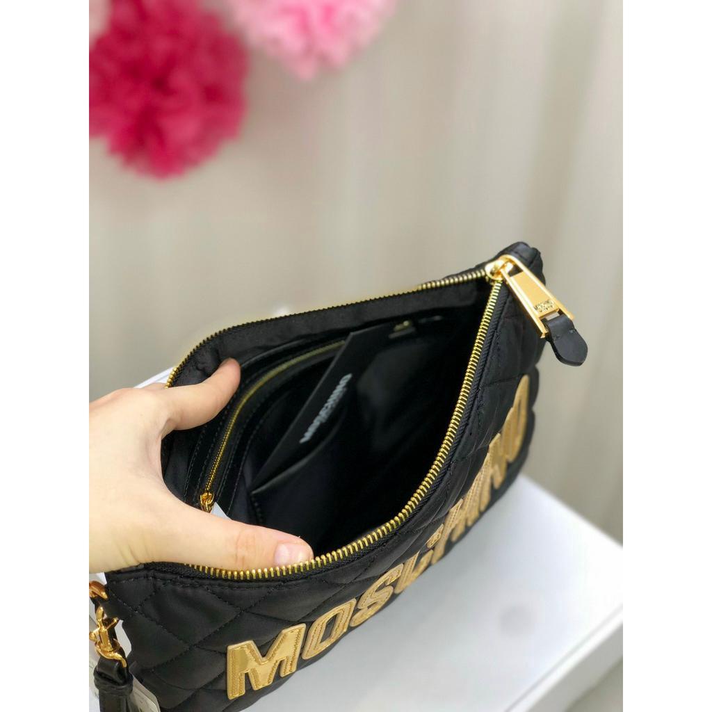Ví cluth Moschino