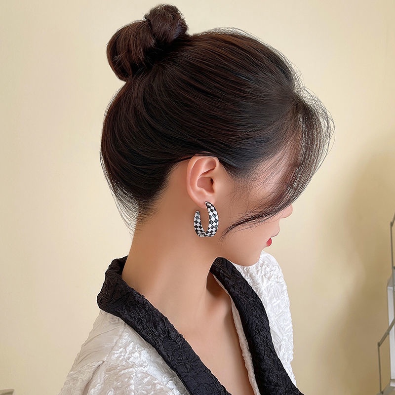 Bông Tai Loại C Bằng Acrylic Màu Sắc Ngọt Ngào Cho Nữ