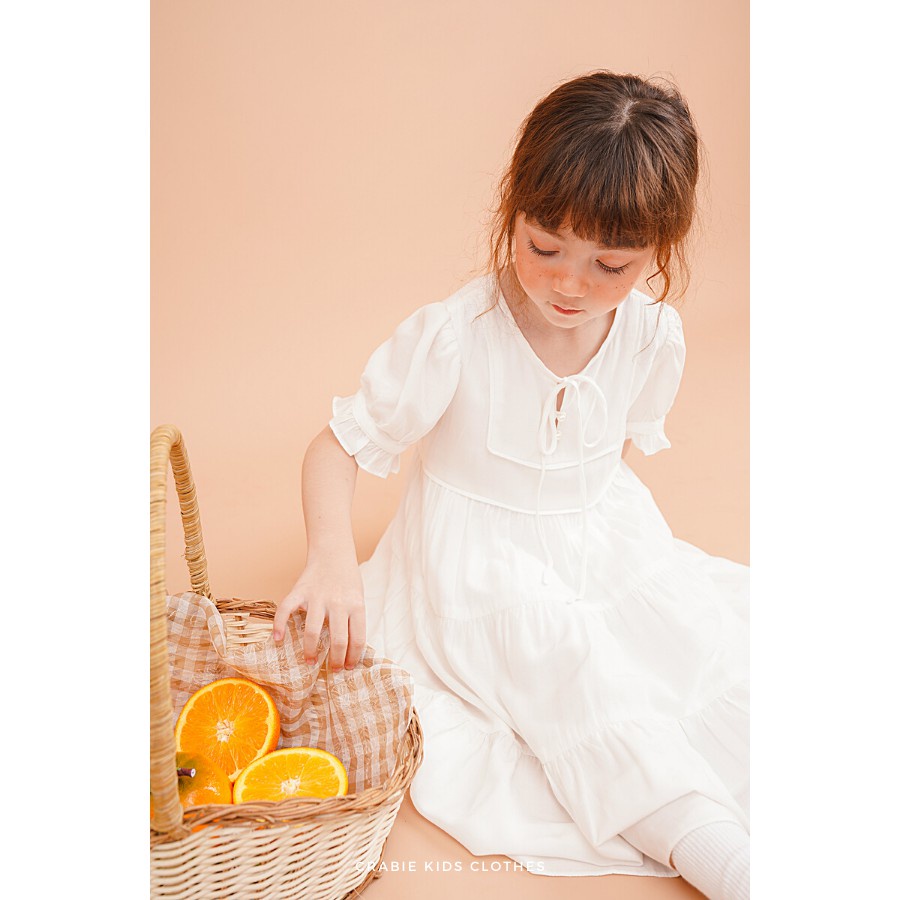 Đầm bé gái mùa hè CRABIE midi cộc tay cổ tròn thắt nơ thoáng mát - Sara Dress - Trắng