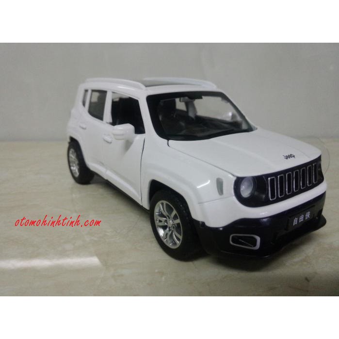 Đồ chơi mô hình xe JEEP Renegade 2018 1:32