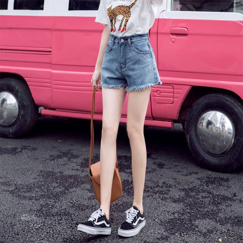 Quần short denim lưng cao ống rộng kiểu chữ A