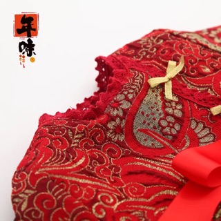 Váy đỏ mặc tết cực xinh cho bé