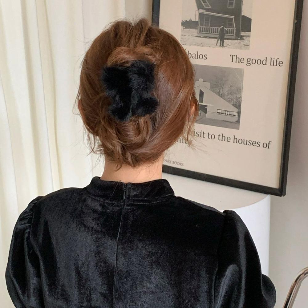 Kẹp Tóc Hình Bướm / Cá Mập Phủ Lông Phong Cách Hàn Quốc Ngọt Ngào Cho Nữ