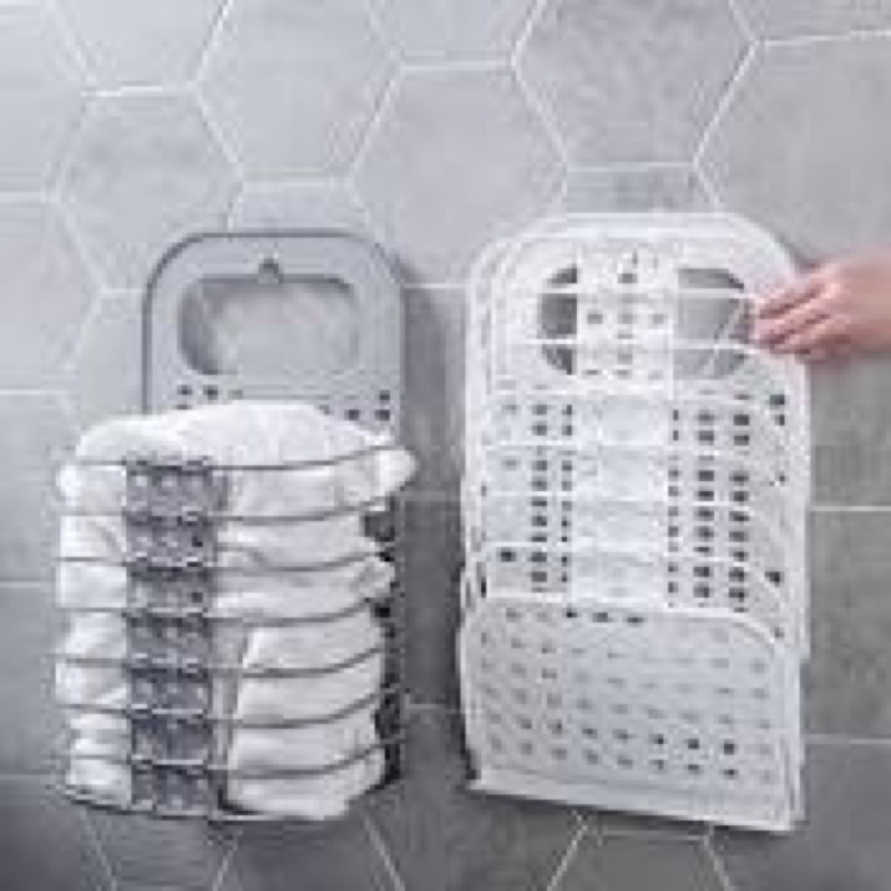 Giỏ nhựa đựng quần áo và đồ dùng sinh hoạt treo tường có thể gấp gọn.