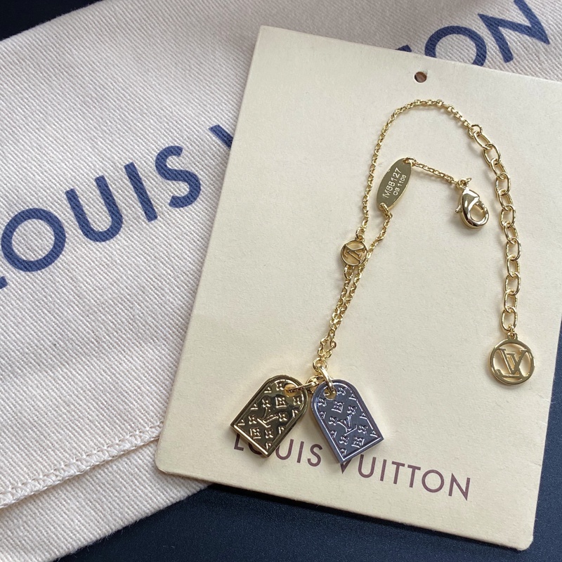 Vòng tay Louis Vuitton bằng thép titan thiết kế đơn giản thời trang Hàn Quốc cho nữ