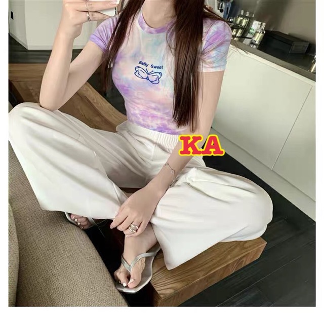 Áo croptop body thêu bướm loang màu ngắn tay