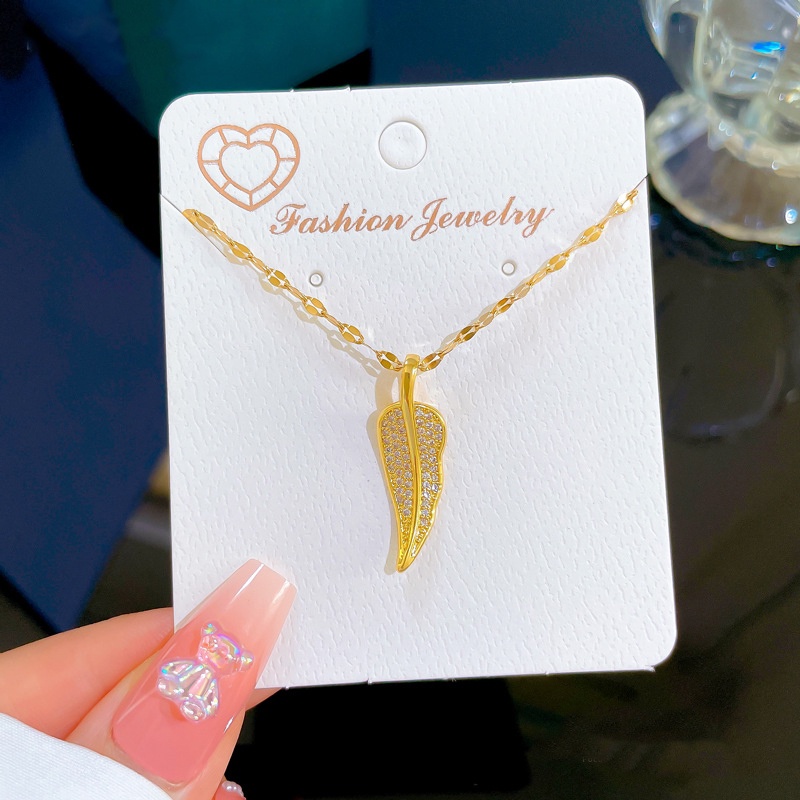 Dây Chuyền Thép Titan Nhẹ Dát Vàng Sang Trọng Cho Nữ Giới