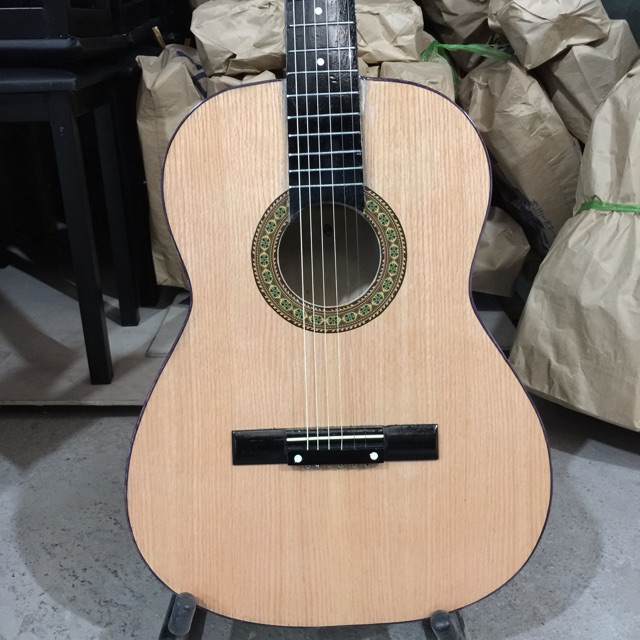 Guitar Classic C42 cho người mới tập