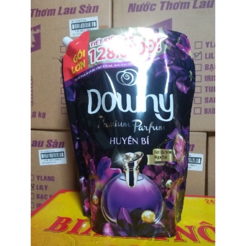 Nước xả vải DOWNY với tinh chất nước hoa 2.2L