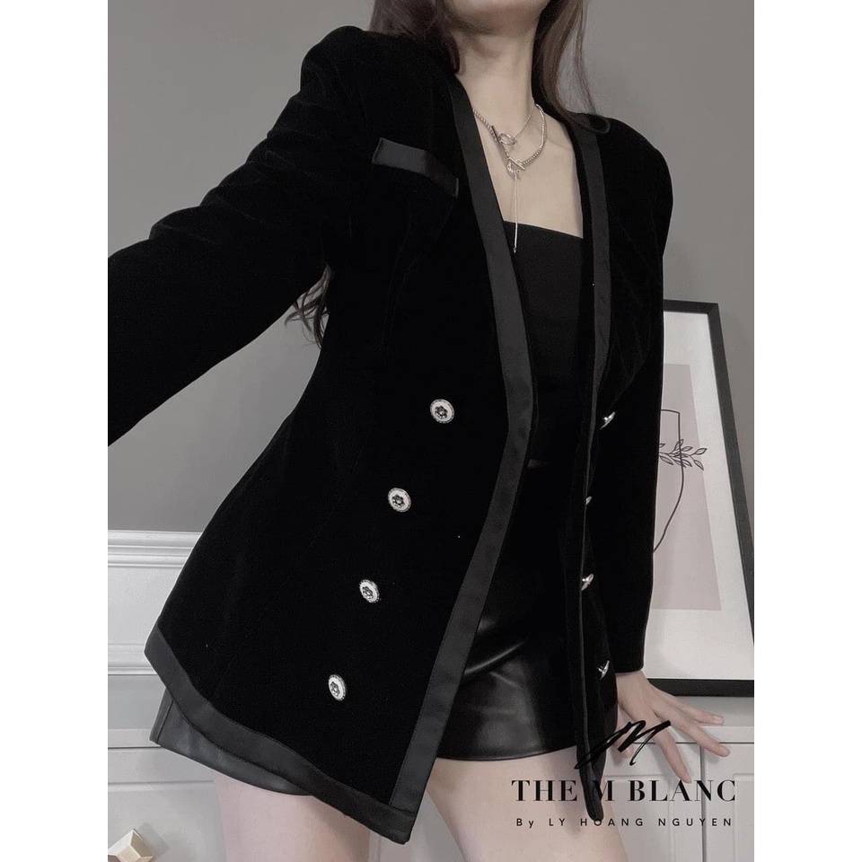 Áo vest nhung viền lụa đính khuy