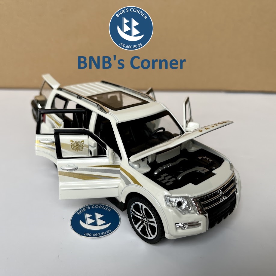 Mô hình xe 1:32 Mitsubishi Pajero