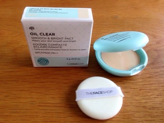 Phấn Nén Oil Clear Smooth & Bright Pact