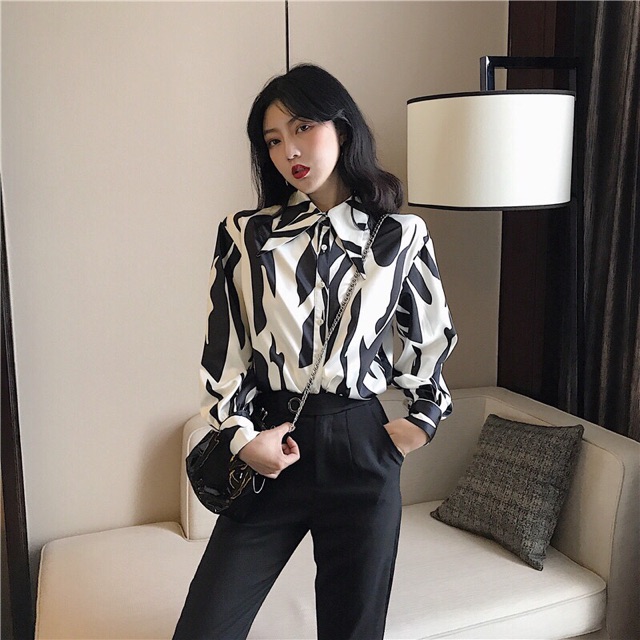 Áo sơmi phối màu hoạ tiết lạ mắt