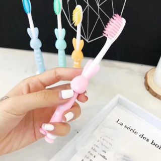 Bàn chải đánh răng cho bé hình gấu