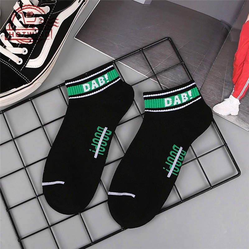 Vớ chân thêu chữ thời trang trẻ trung