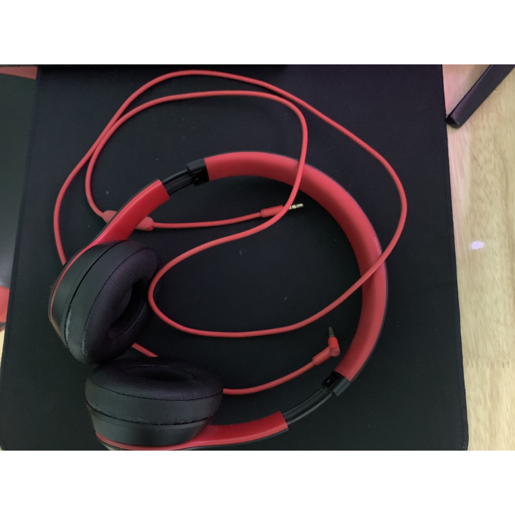 Tai nghe Beats Solo Wireless 3 chính hãng FPT Shop - đã qua sử dụng 95%