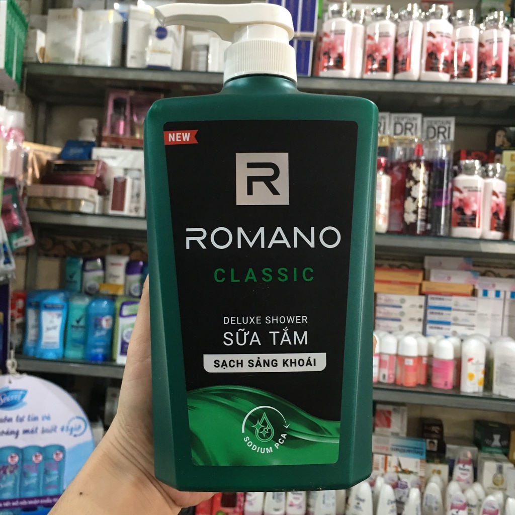 Sữa tắm nước hoa Romano Classic sạch sảng khoái 650g