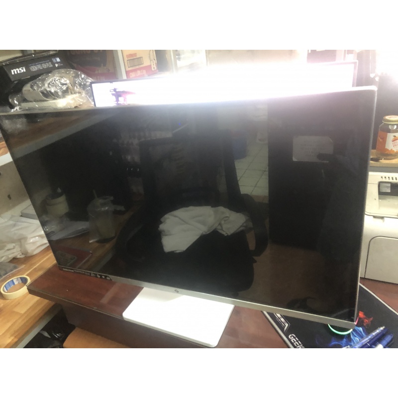 Màn hình 32 inch phẳng Panel IPS siêu sáng 144hz