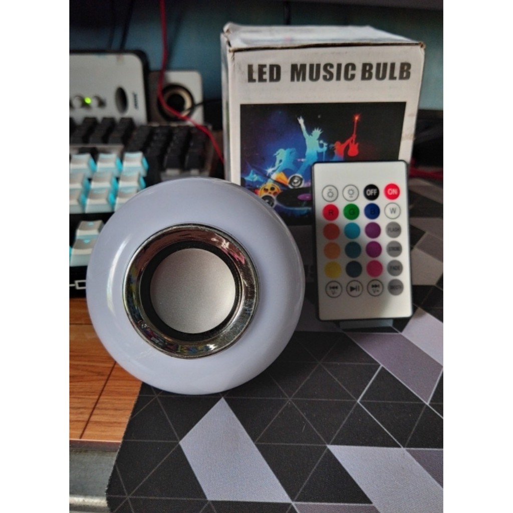 Đèn led 12 màu kèm loa bluetooth âm bass siêu trầm bóng đèn led 7 màu kèm loa bluetooth có điều khiển trên điện thoại