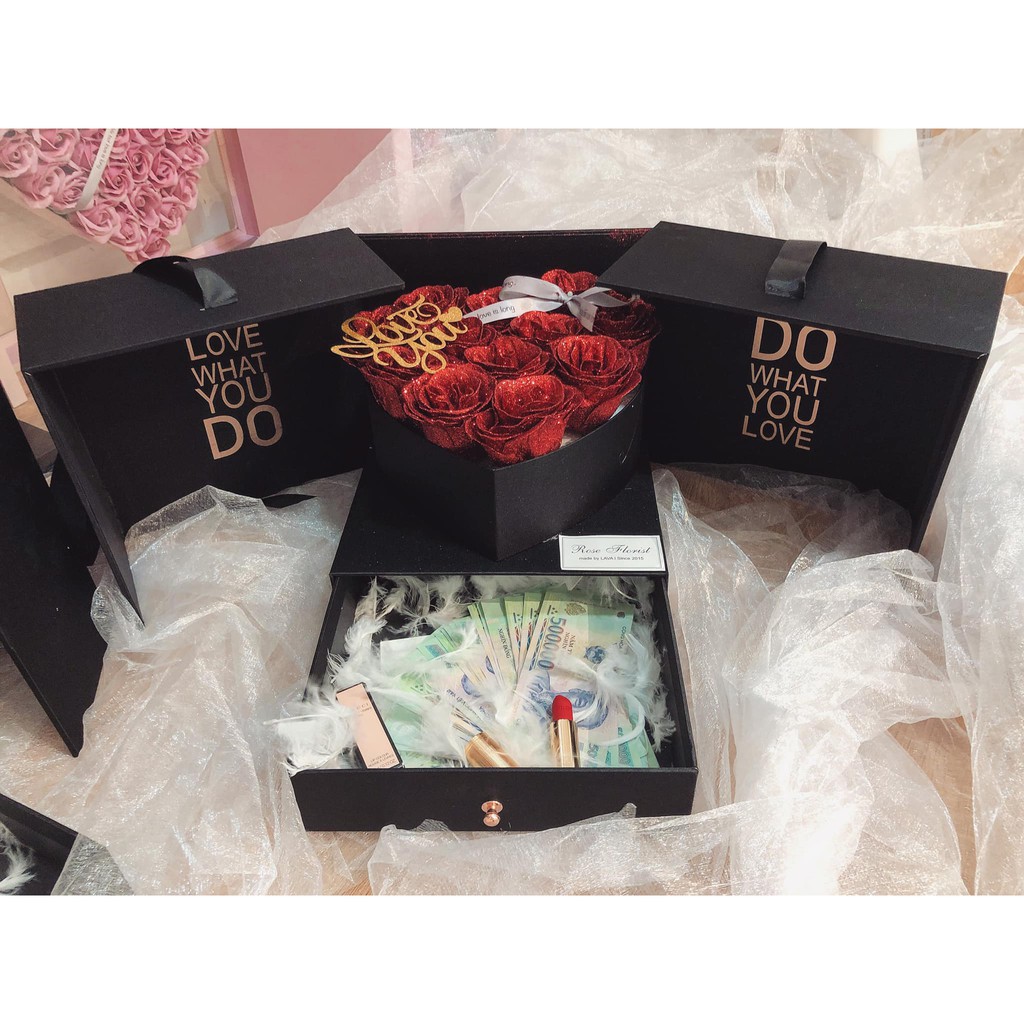Box tim mở 2 ngăn hoa sáp đỏ nhũ có ngăn kéo đựng quà