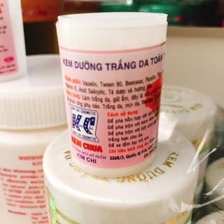 Kem Chua dưỡng trắng da