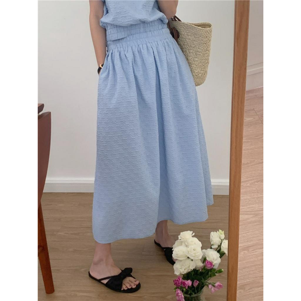 Bộ Áo Sơ Mi Ngắn Tay Cổ Tròn + Chân Váy Dập Nổi 51461