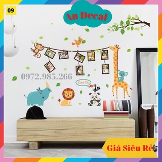 Tranh decal, decal dán tường trang trí phòng, tủ, góc học tập cho bé động vật cầm khung ảnh TE09