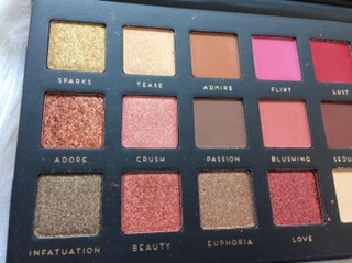 BẢNG MẮT BAD HABIT APHRODITE