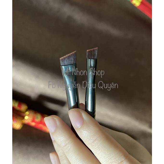 Set tém / liner cán gỗ cho makeup chuyên nghiệp