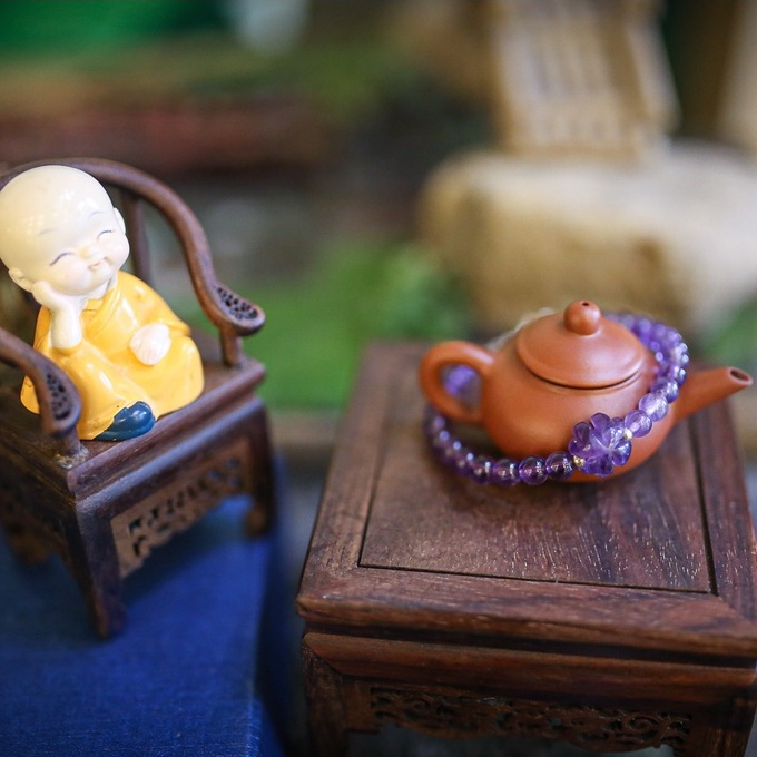 Vòng tay thạch anh tím.