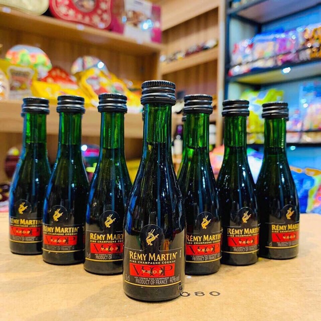 Chai thuỷ tinh trang trí bánh kem