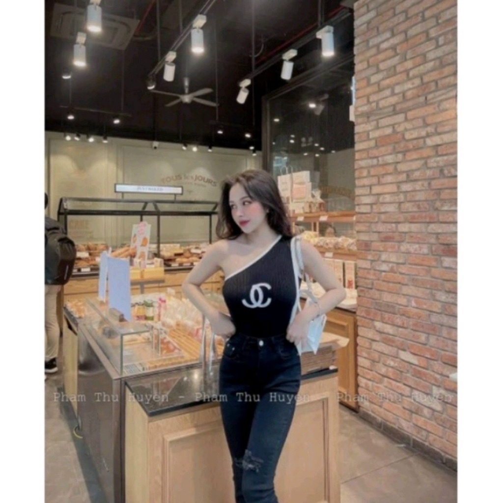 Áo kiểu lệch vai viền màu in logo chà neo cực hot , chất thun gân mềm mịn ly