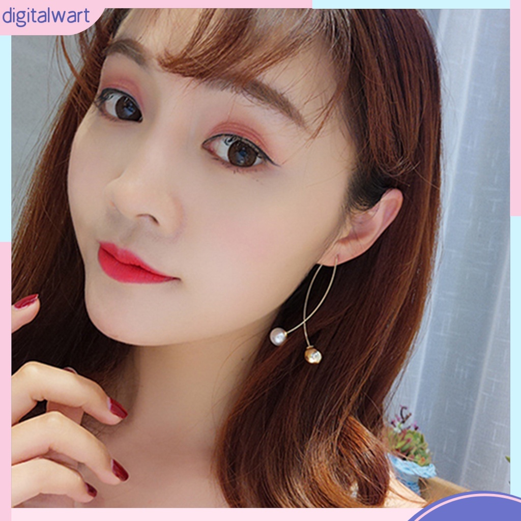 Đôi bông tai dáng dài đính ngọc trai kiểu dáng đơn giản, thời trang cho nữ