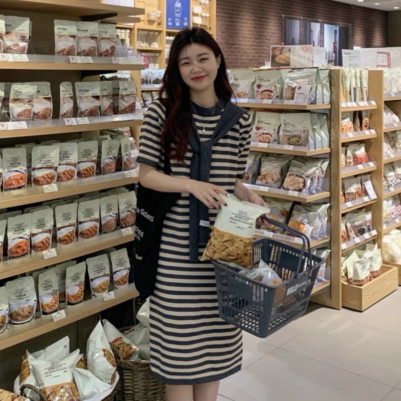 Váy len suông kẻ ngang mix khăn