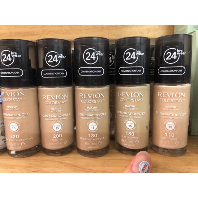 Kem nền Revlon