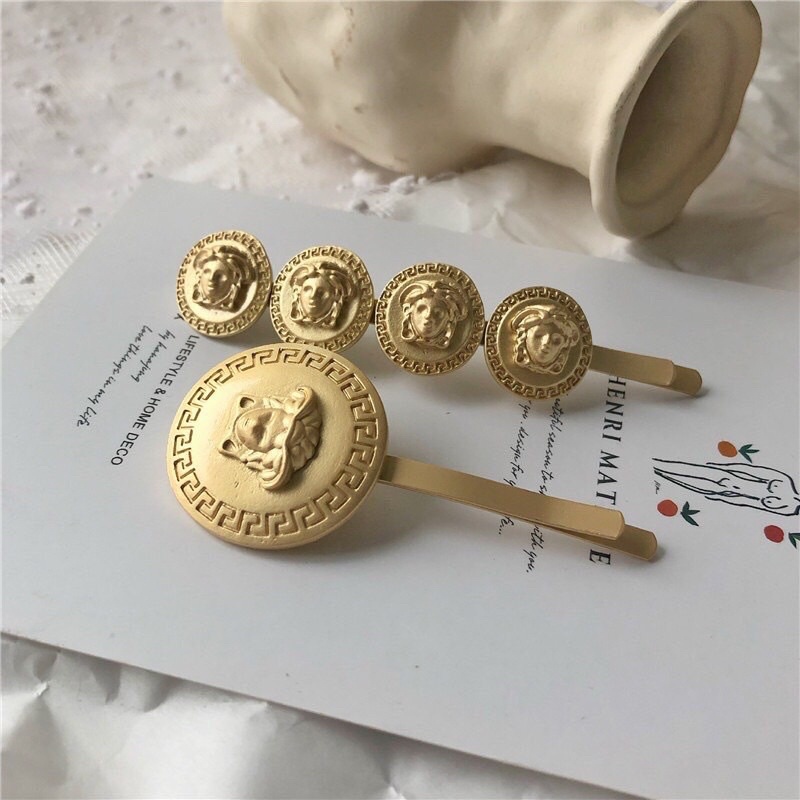 Kẹp tóc Ver sace sành điệu phụ kiện Dâu tây Home 🍓