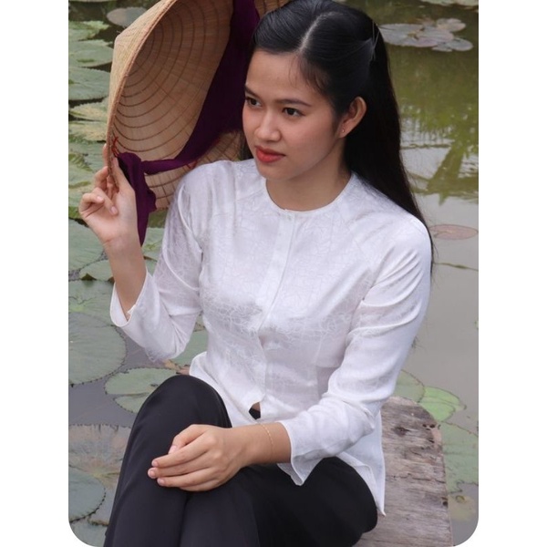 Áo bà ba nam bộ vải gấm nhiều màu cổ tròn phù hợp đi lễ chùa, thoáng mát khi đi dã ngoại, về nguồn | Áo dài Tumun