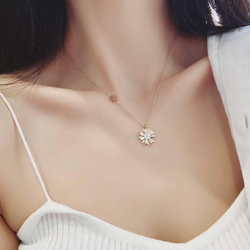 Dây Chuyền Thép Titan Mạ Vàng 18K Mặt Hình Hoa Cúc Phong Cách Hàn Quốc