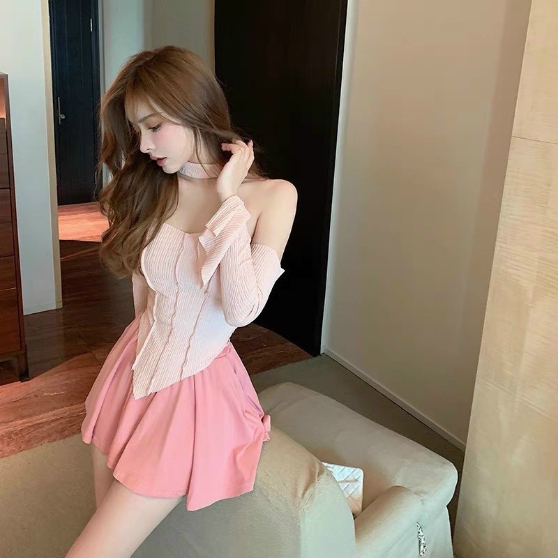Set áo yếm hồng cổ chocker kèm quần giả váy màu hồng