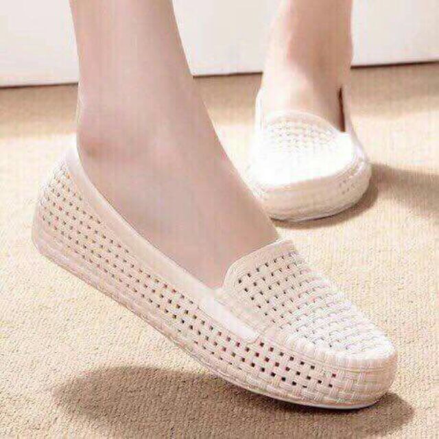 Giày búp bê nhựa đi mưa phom nhỏ, mềm dẻo đi không đau chân xuất xứ Việt Nam đi trong bệnh viện, nhà hàng,ô