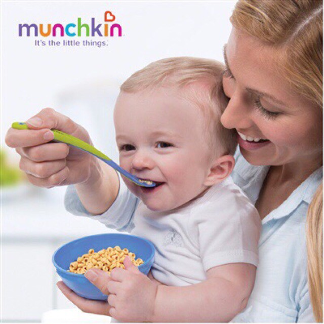 BỘ 4 BÁT CÓ NẮP KÈM 2 THÌA MUNCHKIN Nhập Mỹ dùng cho bé ăn dặm, chất lượng cao hàng nhập khẩu, an toàn