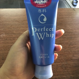 Sữa rửa mặt tạo bọt Shiseido Perfect Whip Senka